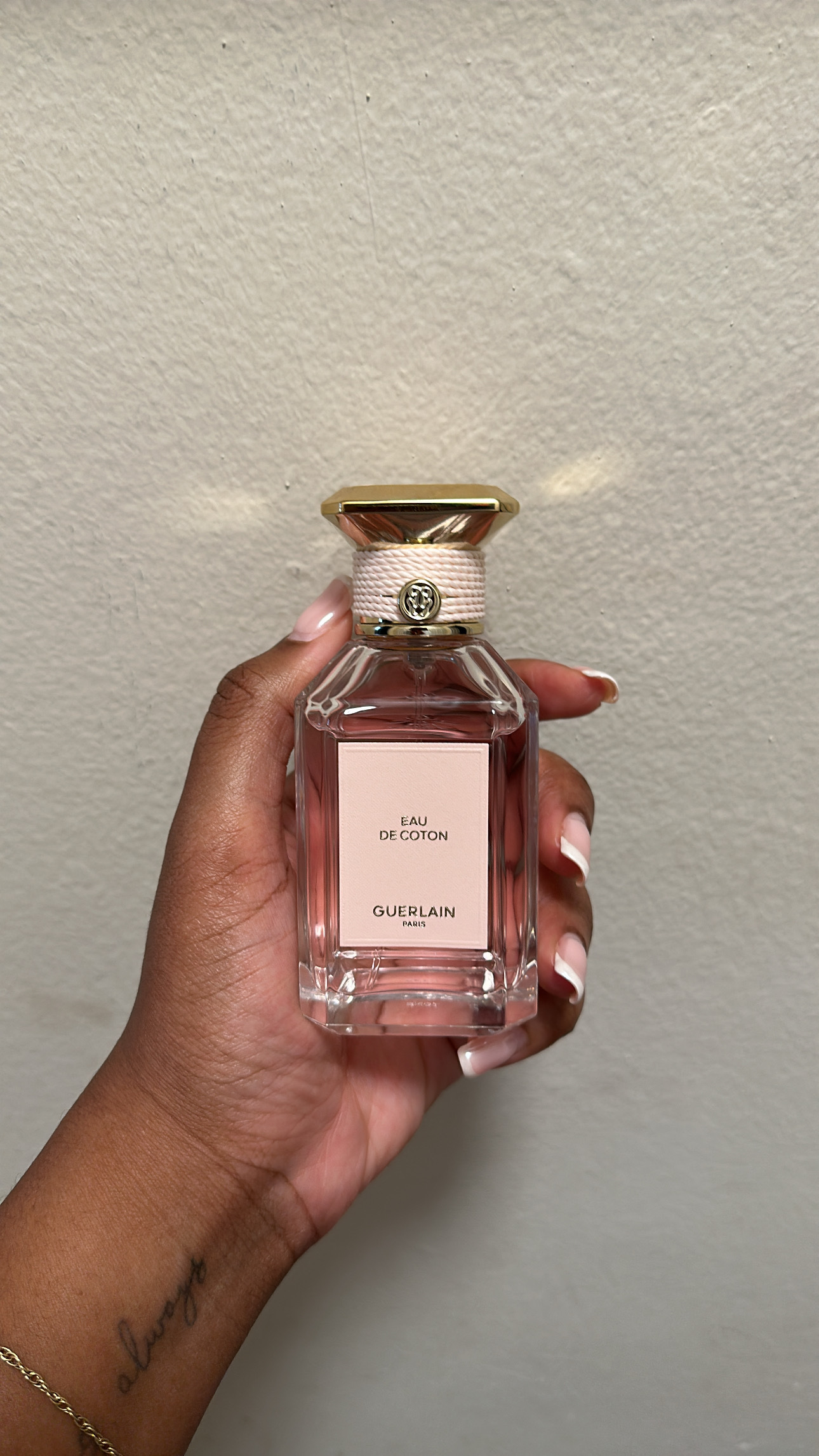 Ariel Baker testing Eau de Coton.