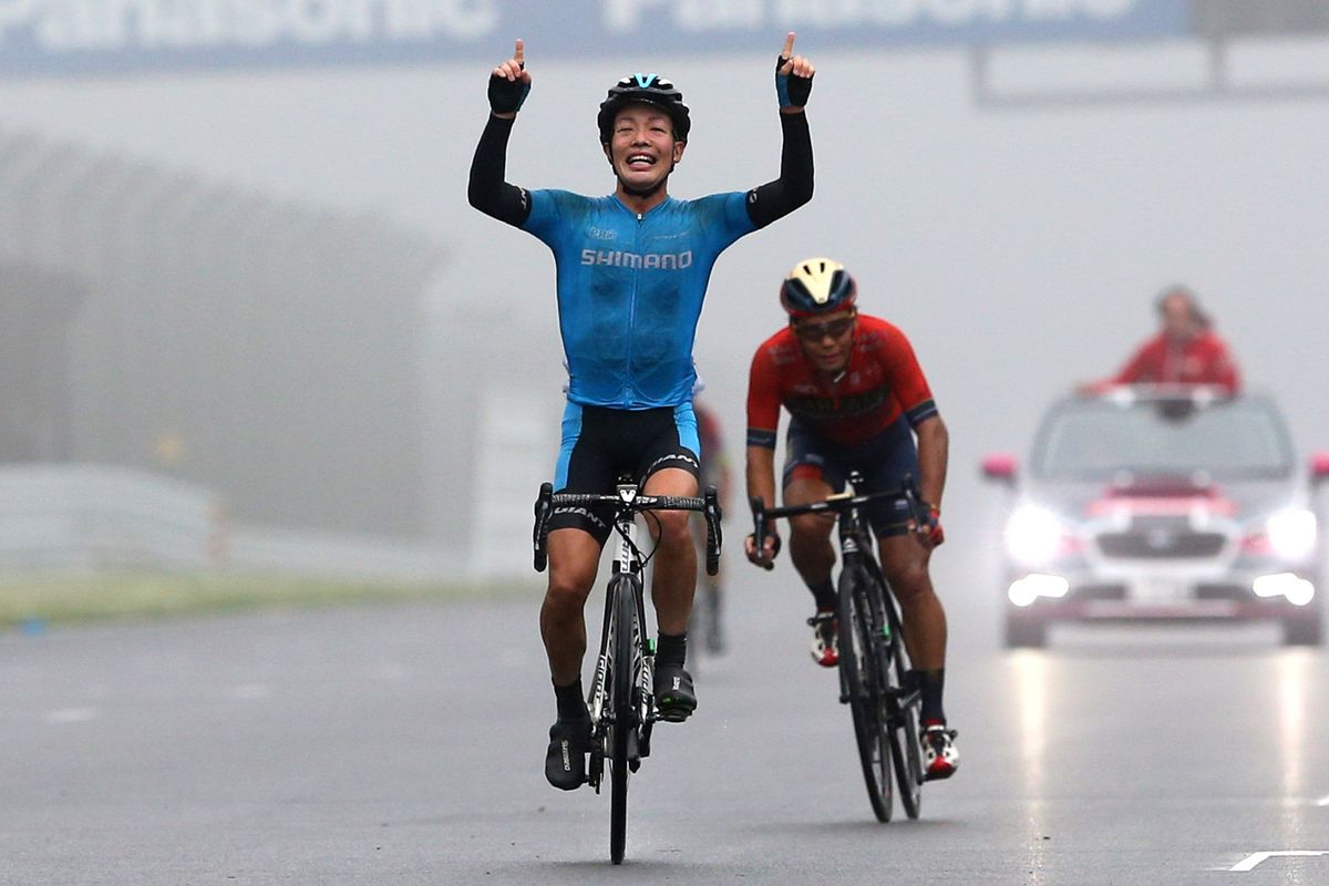 Shotaro Iribe (Shimano Racing Team) takes the 2019 Japanese road race championship ahead of Bahrain-Merida&#039;s Yukiya Arashiro