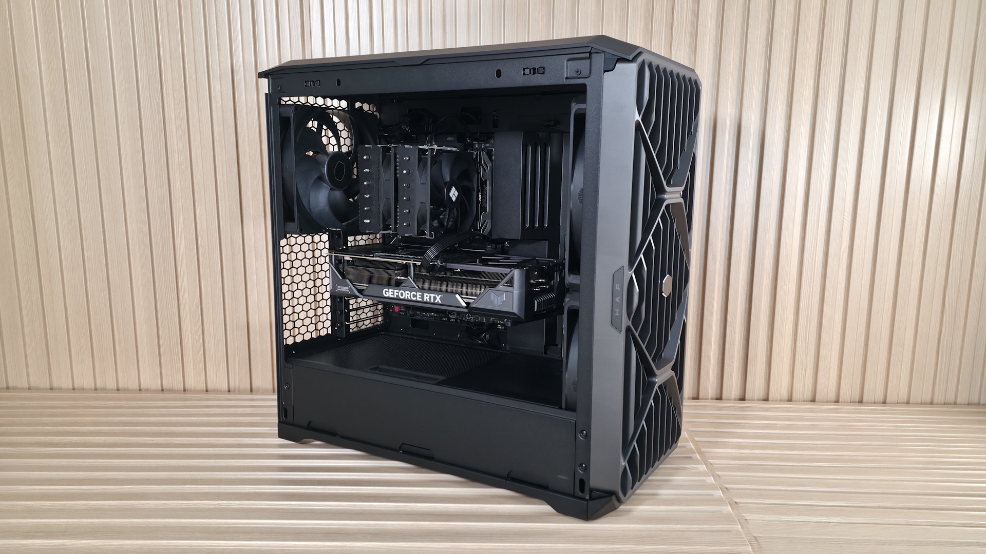 Cooler Master HAF II 500- Case outside
