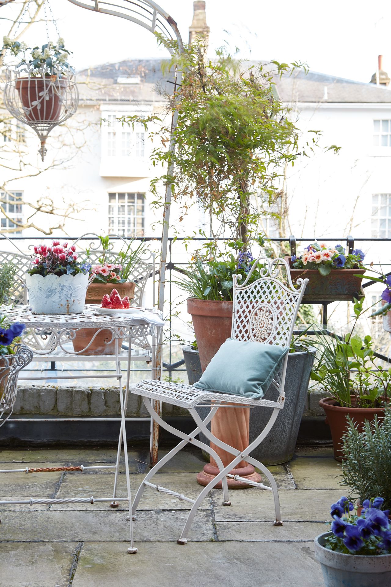 Painting metal garden furniture Real Homes