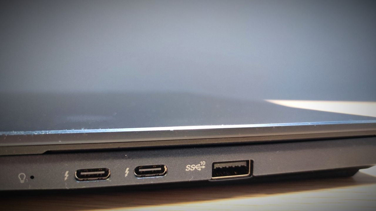 Asus Zenbook Pro 14 Duo OLED (UX8402)