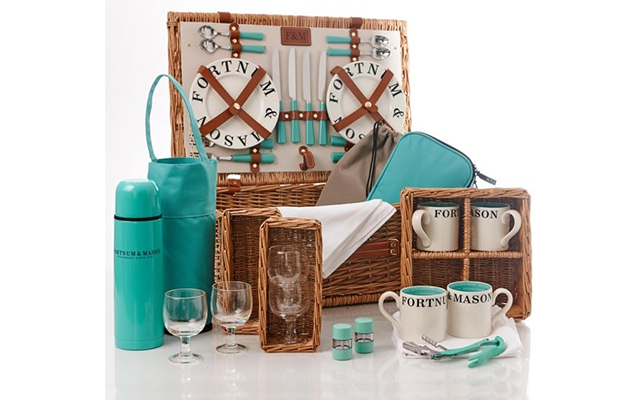 The-Piccadilly-4-Person-Picnic-Hamper.jpg