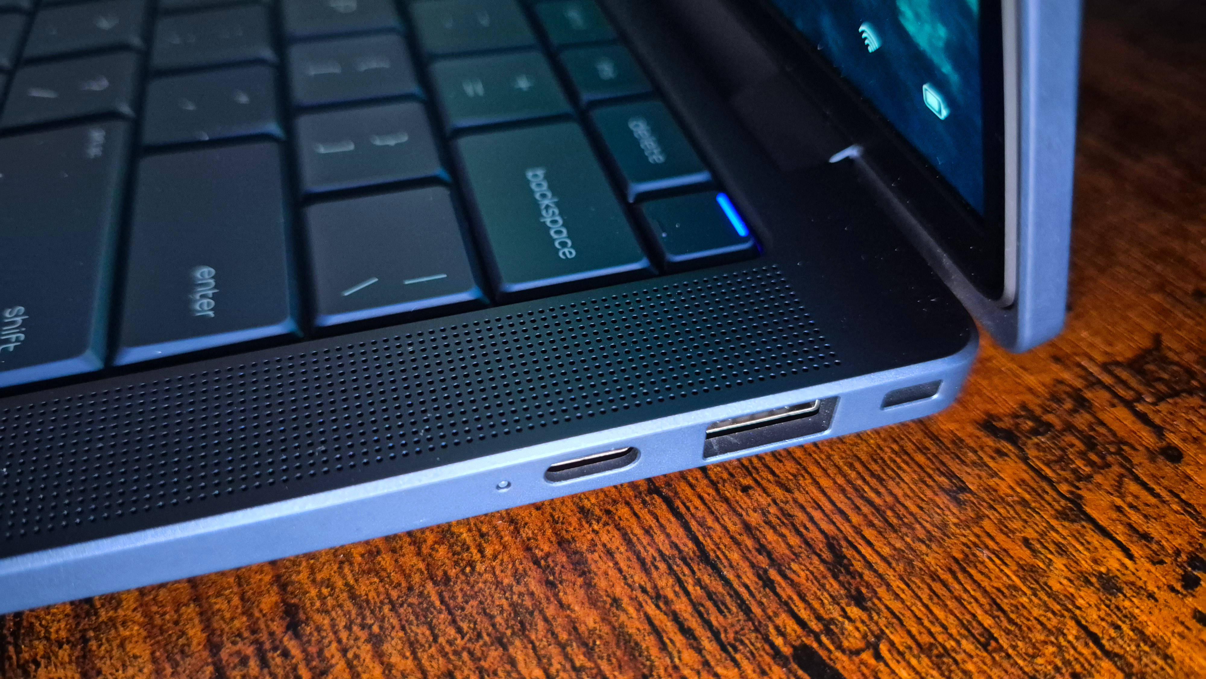 The HP EliteBook X G2i on a desk