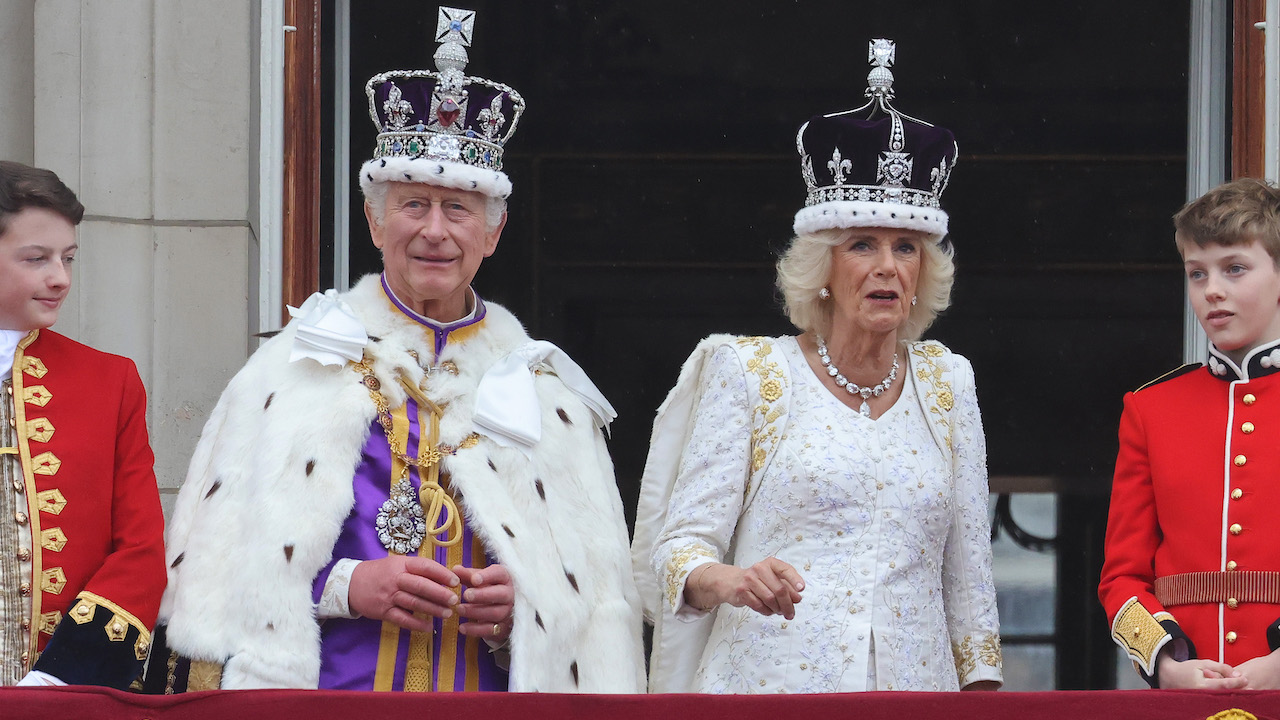 König Charles III. und Königin Camilla auf dem Balkon des Buckingham Palace während der Krönung von König Charles III. und Königin Camilla am 06. Mai 2023 in London, England.