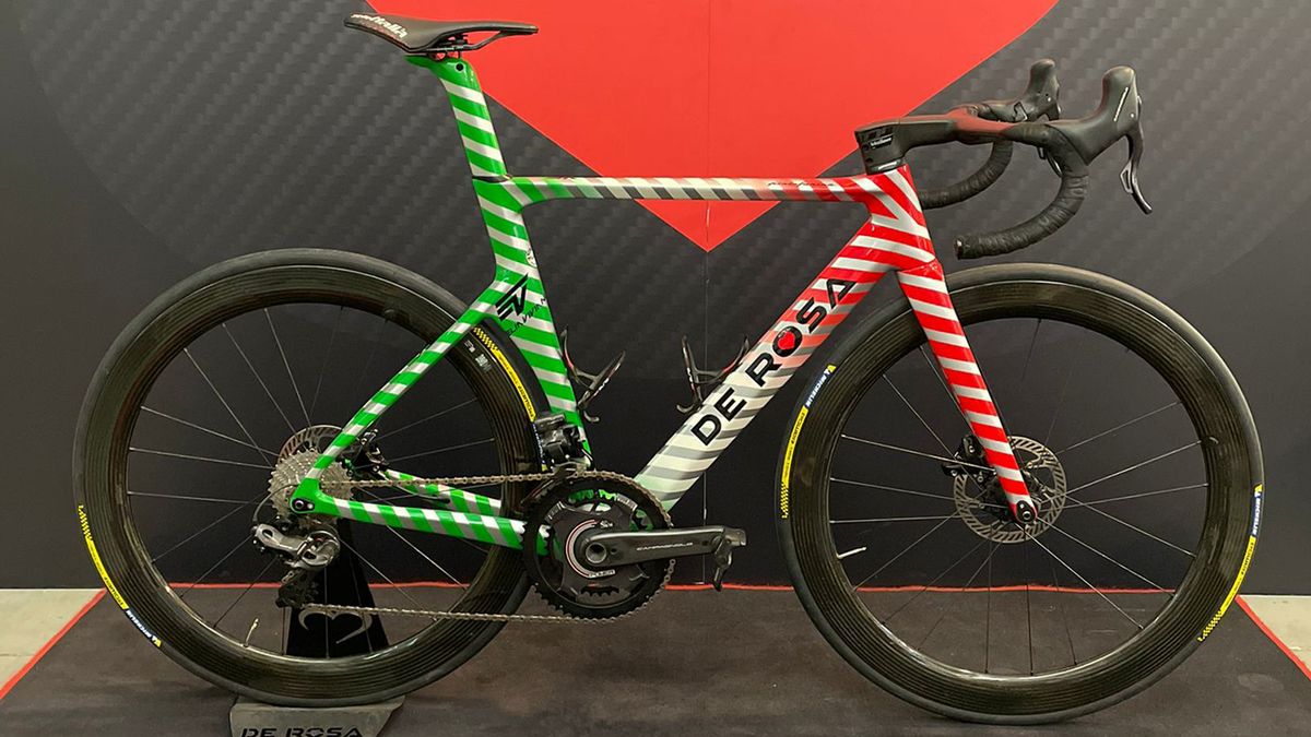 Elia Viviani's new Italy-themed De Rosa bike