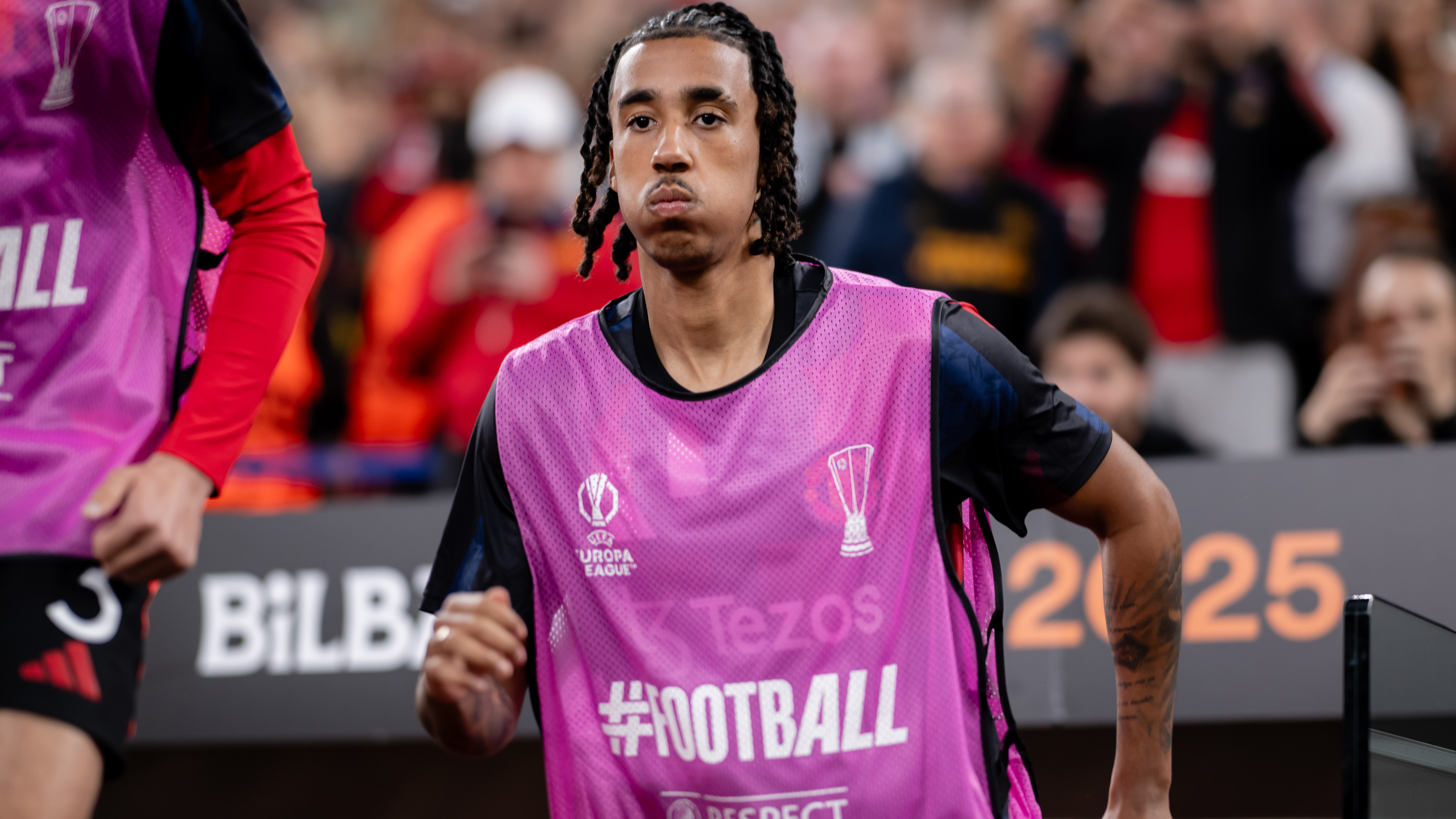 Lenny Yoro warming up ahead of Europa League Final
