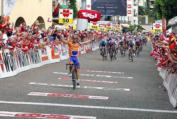Oscar Freire (Rabobank) frustrates the peloton