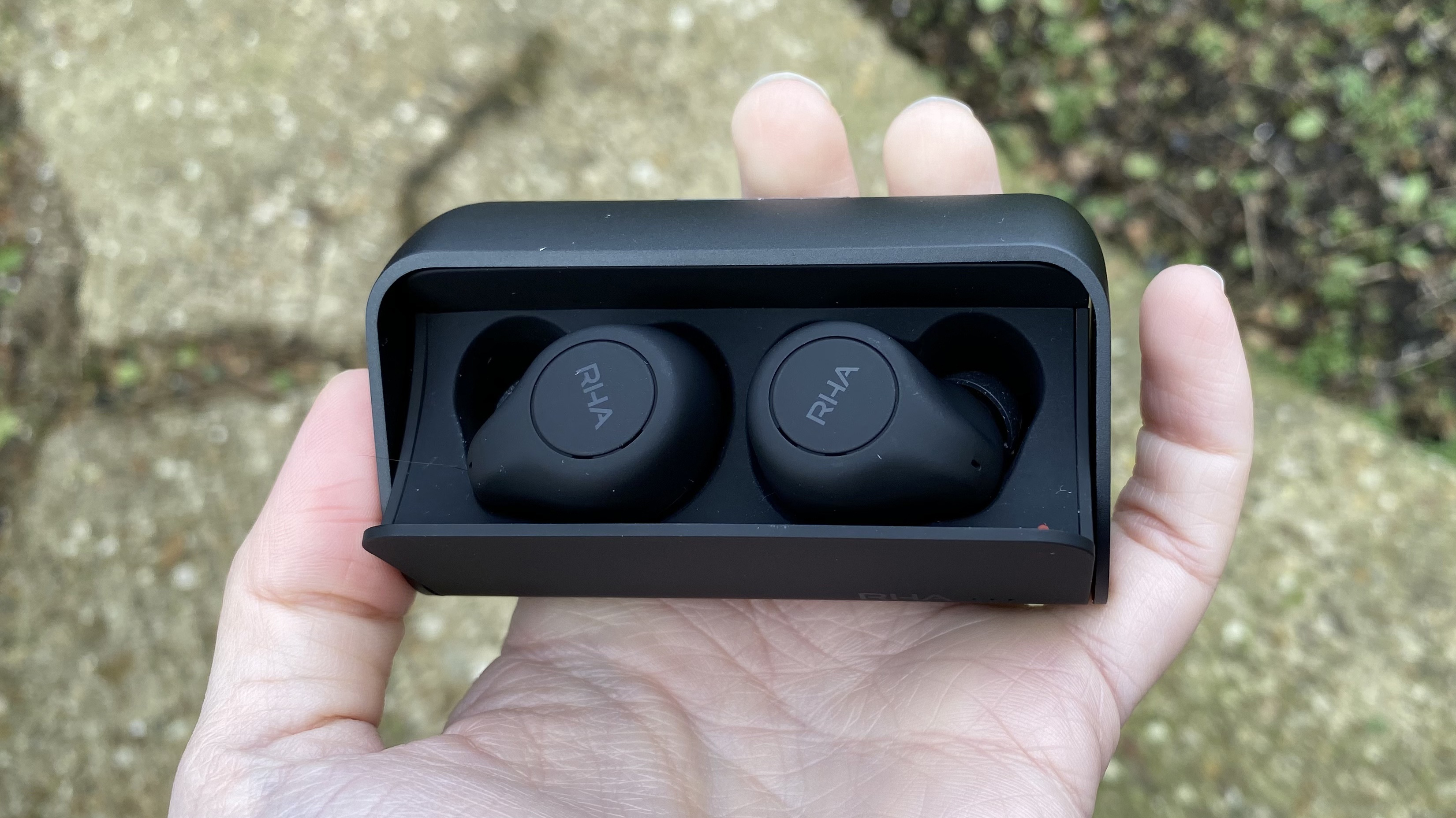 wireless earbuds