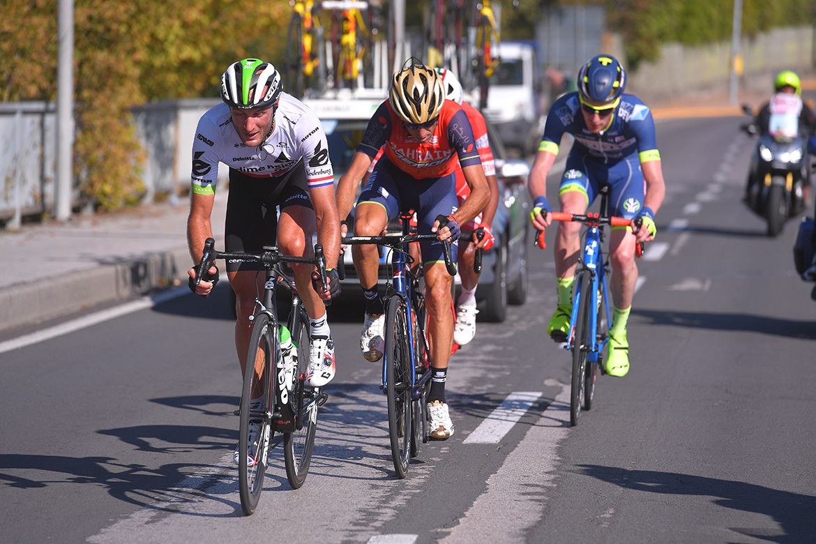Stephen Cummings (Dimension Data) drives the breakaway with Vincenzo Nibali (Bahrain-Merida)