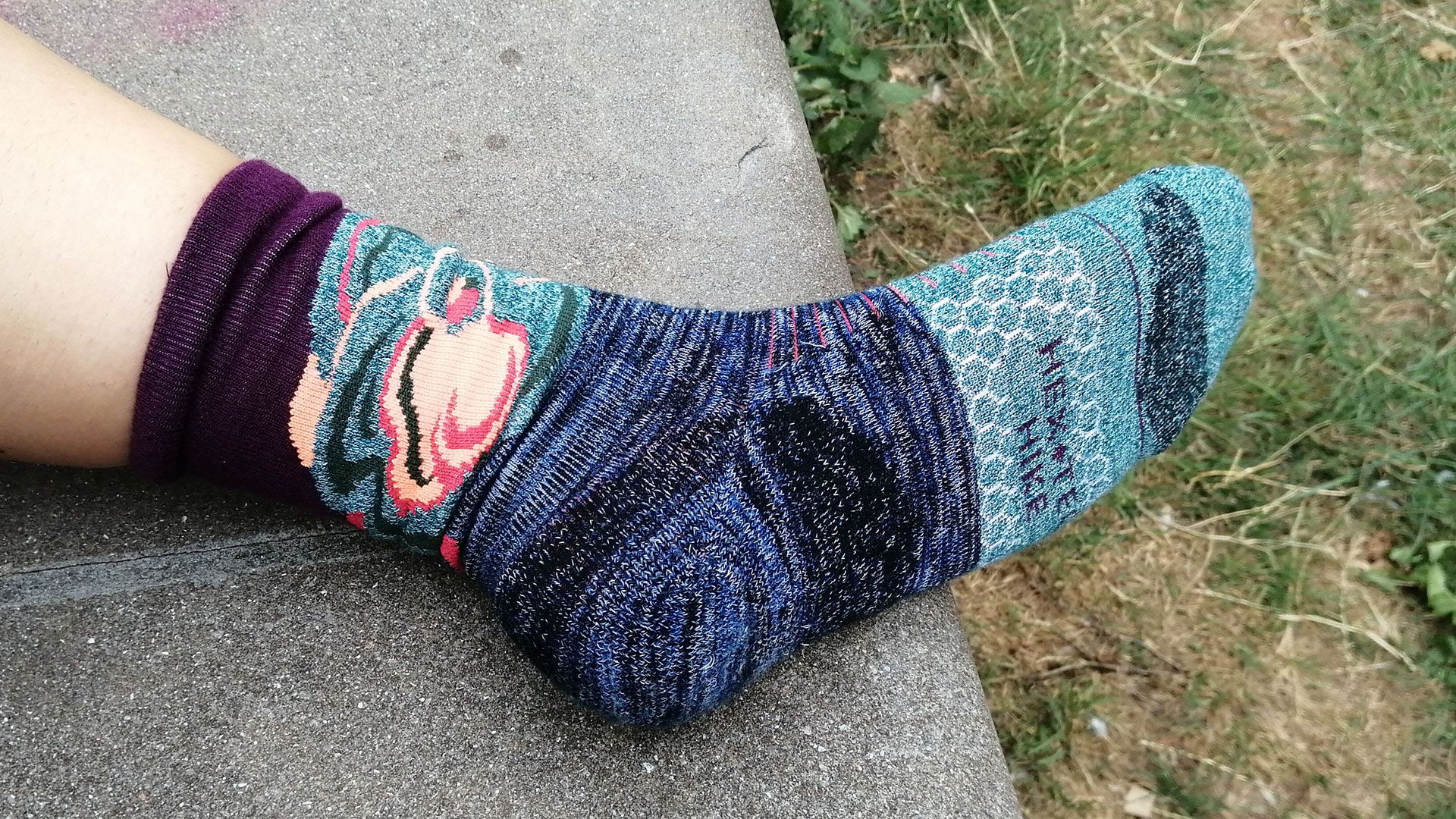 Best hiking socks 2024 protect your feet while hiking and backpacking T3