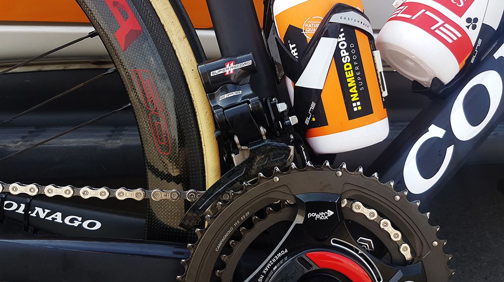 Shifting of the front derailleur comes courtesy of a Campagnolo Super Record EPS derailleur