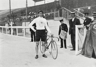 London 1908, gold in the 660-yard track event, Leonard Meredith