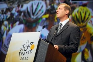 Christian Prudhomme announces the 2010 route.