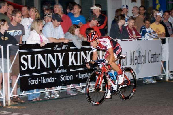 KENDA Pro Cycling p/b GEARGRINDER were on the attack in the twilight