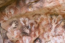 Homo sapiens hand prints dating to between 11,000 BC and 7,000 BC in the Cave of Hands in Patagonia, Argentina. 