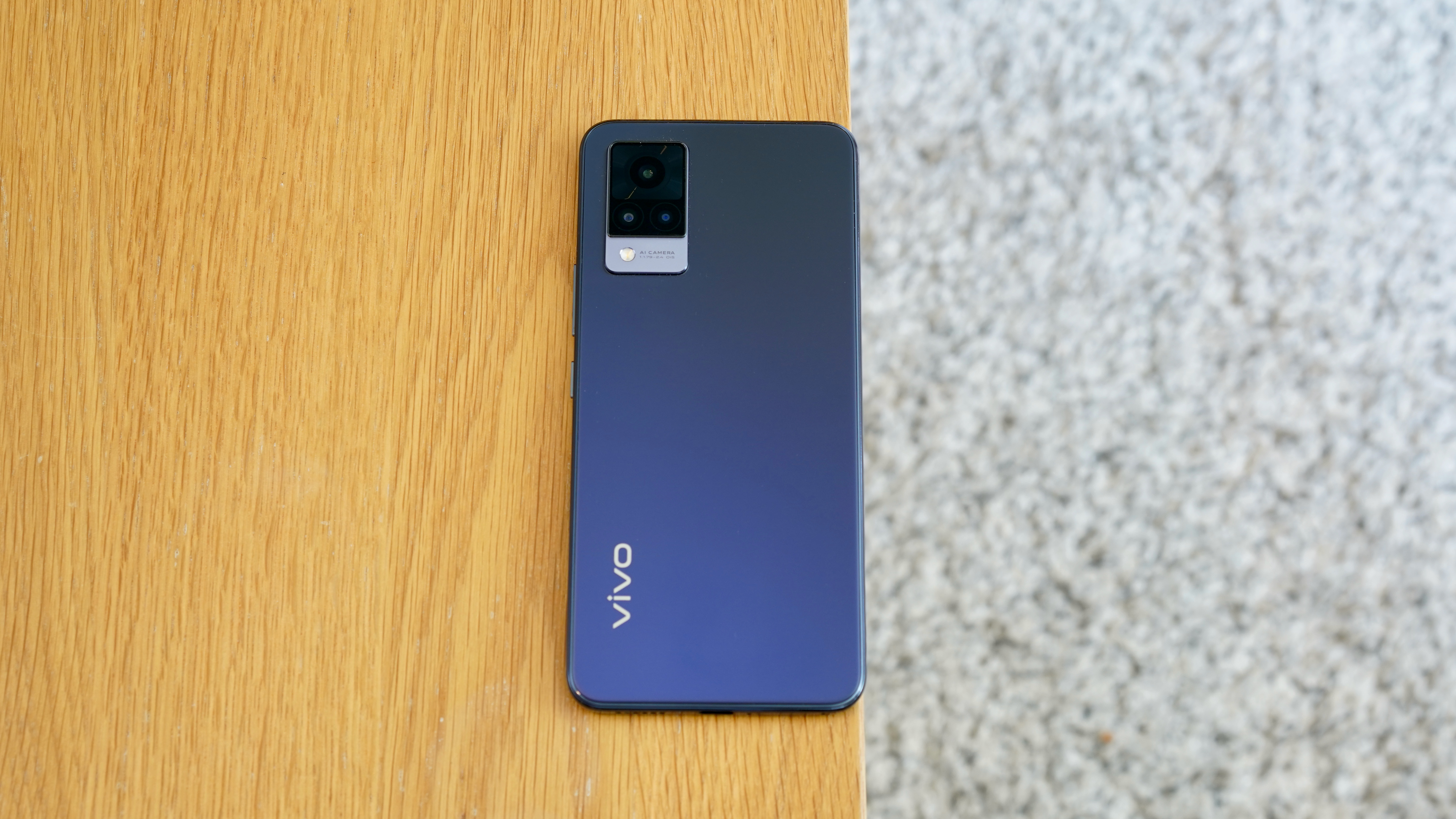 A photo of the Vivo V21 5G from the back