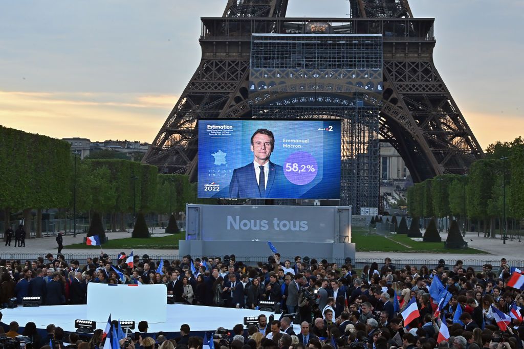 Screen showing Emmanuel Macron&amp;#039;s victory