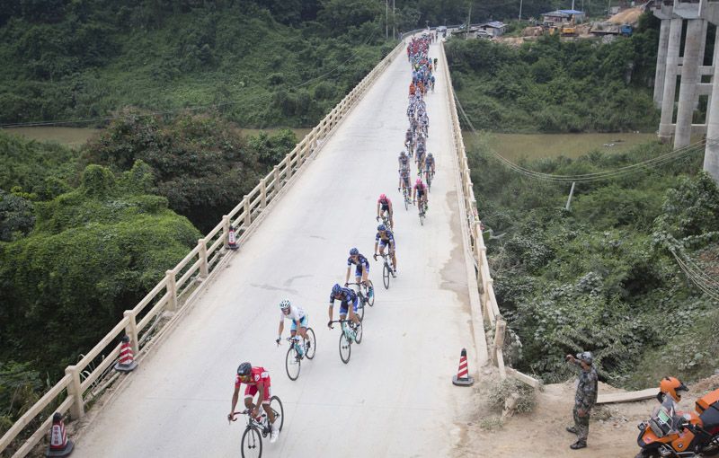 Action from stage 5 at the 2015 Tour of Hainan