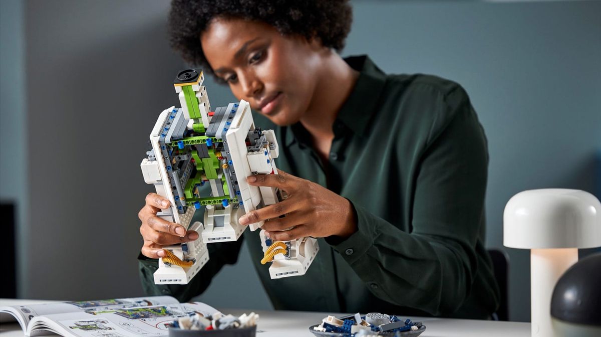 Lego has an epic new R2-D2 droid, its biggest and best yet, available for May the 4th 2021.