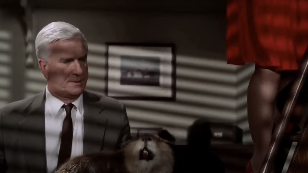 32 Hilarious Lines By Leslie Nielsen In His Funniest Movies