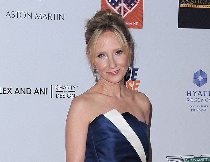 0501_06_Heche.jpg