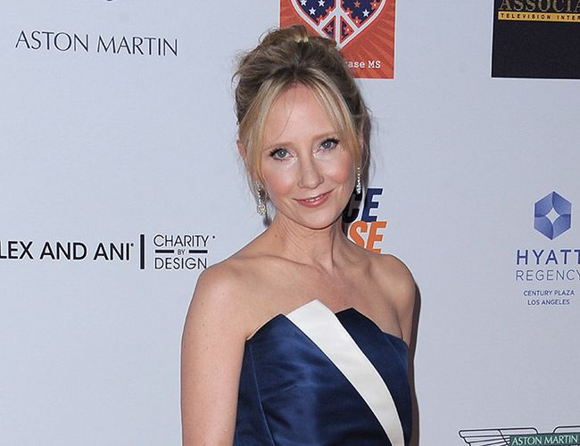 0501_06_Heche.jpg