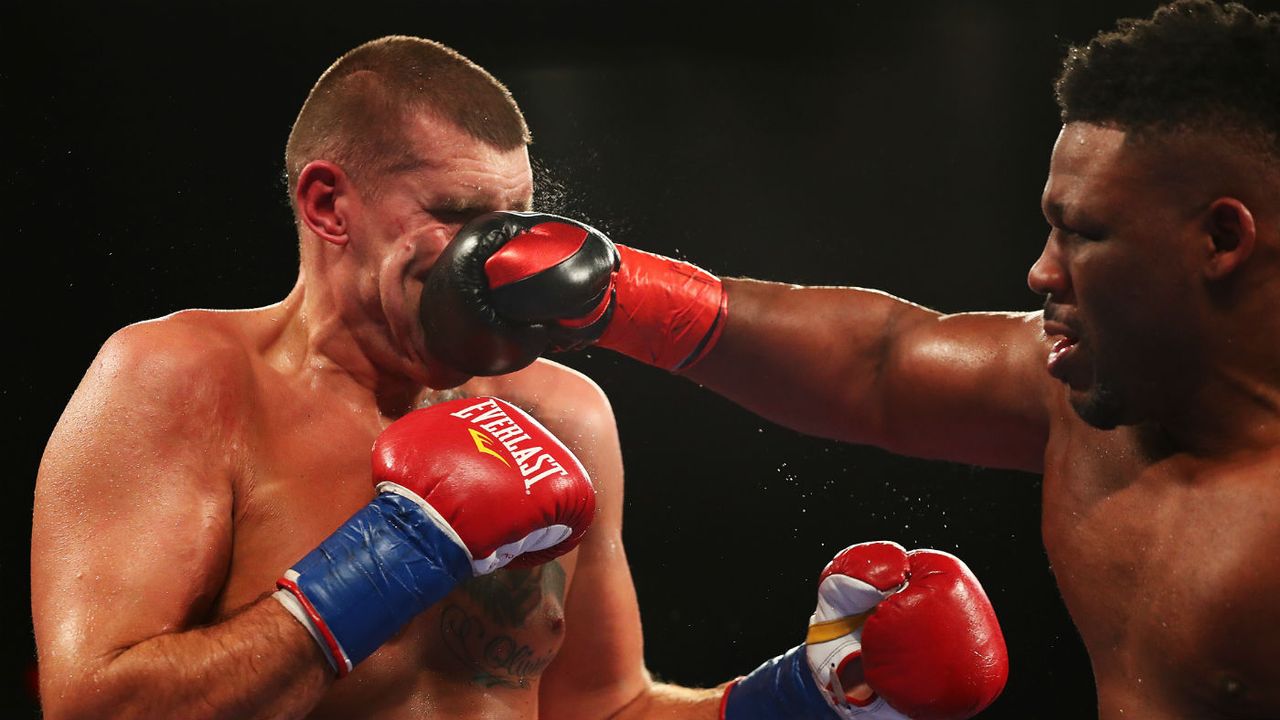 Jarrell Miller punches Mariusz Wach