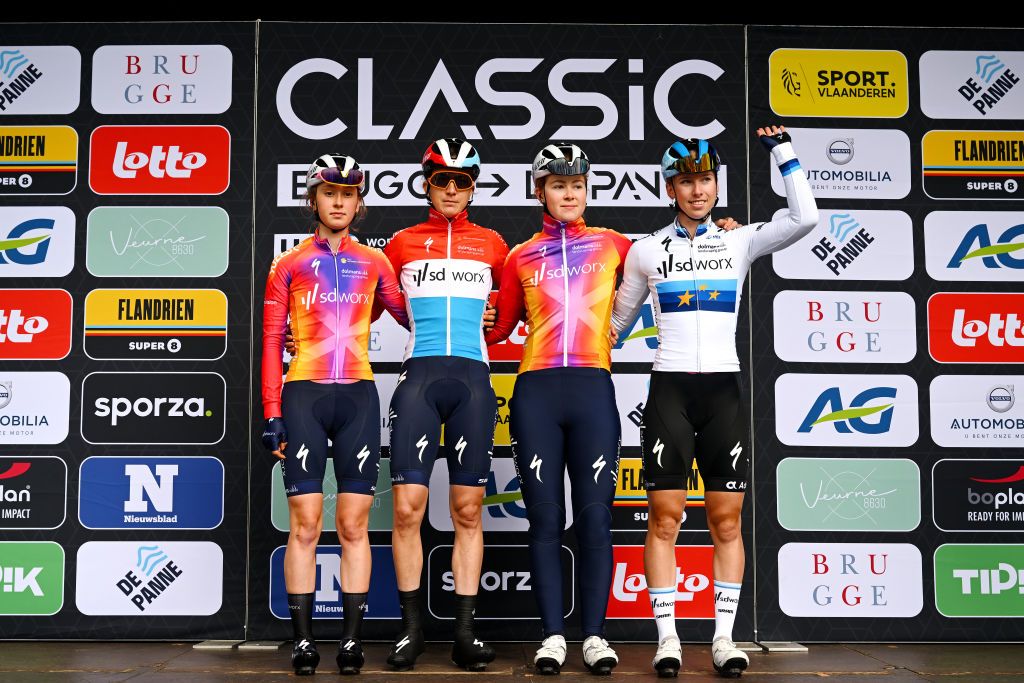 BRUGGE BELGIUM MARCH 23 A general view of Lorena Wiebes of The Netherlands Christine Majerus of Luxembourg Anna Shackley of United Kingdom Lonneke Uneken of The Netherlands and Team SD Worx prior to the 6th Exterioo Womens Classic BruggeDe Panne 2023 a 1631km one day race from Brugge to De Panne UCIWWT on March 23 2023 in Brugge Belgium Photo by Luc ClaessenGetty Images