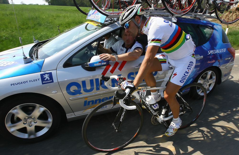 &nbsp;Italian Paolo Bettini(Quick Step/Bel) rides in the pack during the 2007 Fleche Wallonne.
