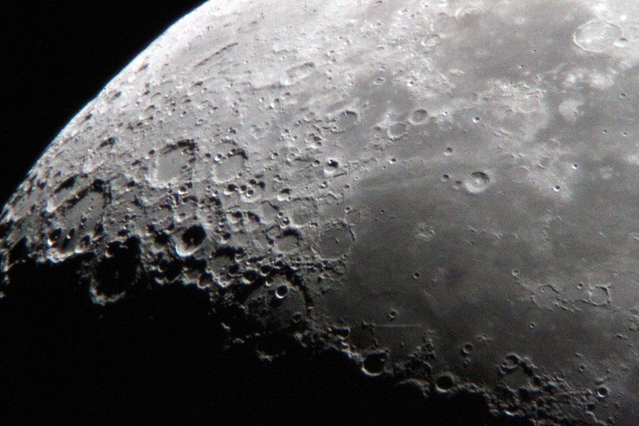 Shoot the Moon How to Take Lunar Photos Through a Telescope Space