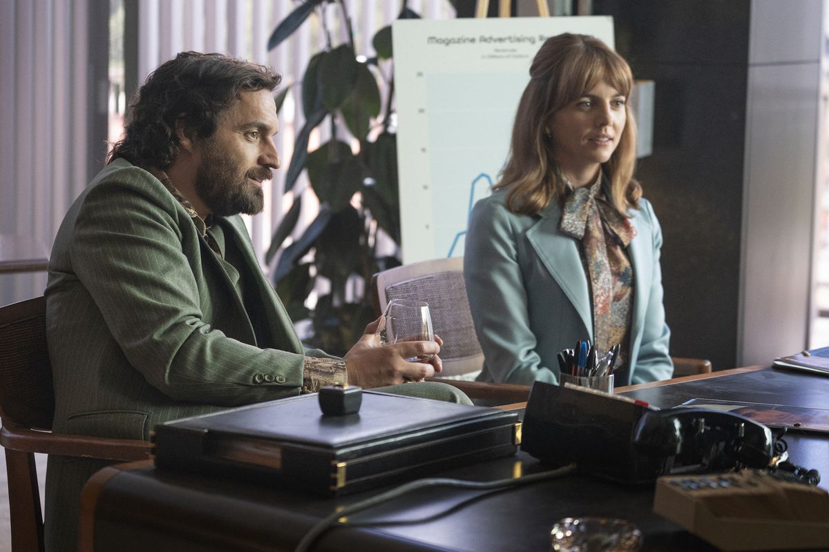 Jake Johnson and Ophelia Lovibond in Minx