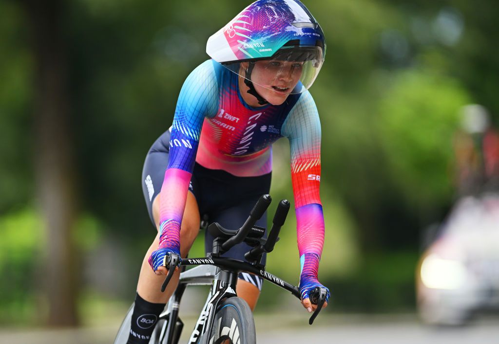 BRESCIA ITALY JULY 07 Neve Bradbury of Australia and Team CanyonSRAM Racing sprints during the 35th Giro dItalia Women 2024 Stage 1 a 157km individual time trial stage from Brescia to Brescia UCIWWT on July 07 2024 in Brescia Italy Photo by Luc ClaessenGetty Images
