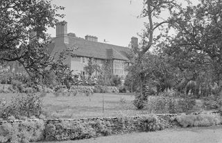 Deanery Garden, designed by Lutyens and Jekyll for Edward Hudson.