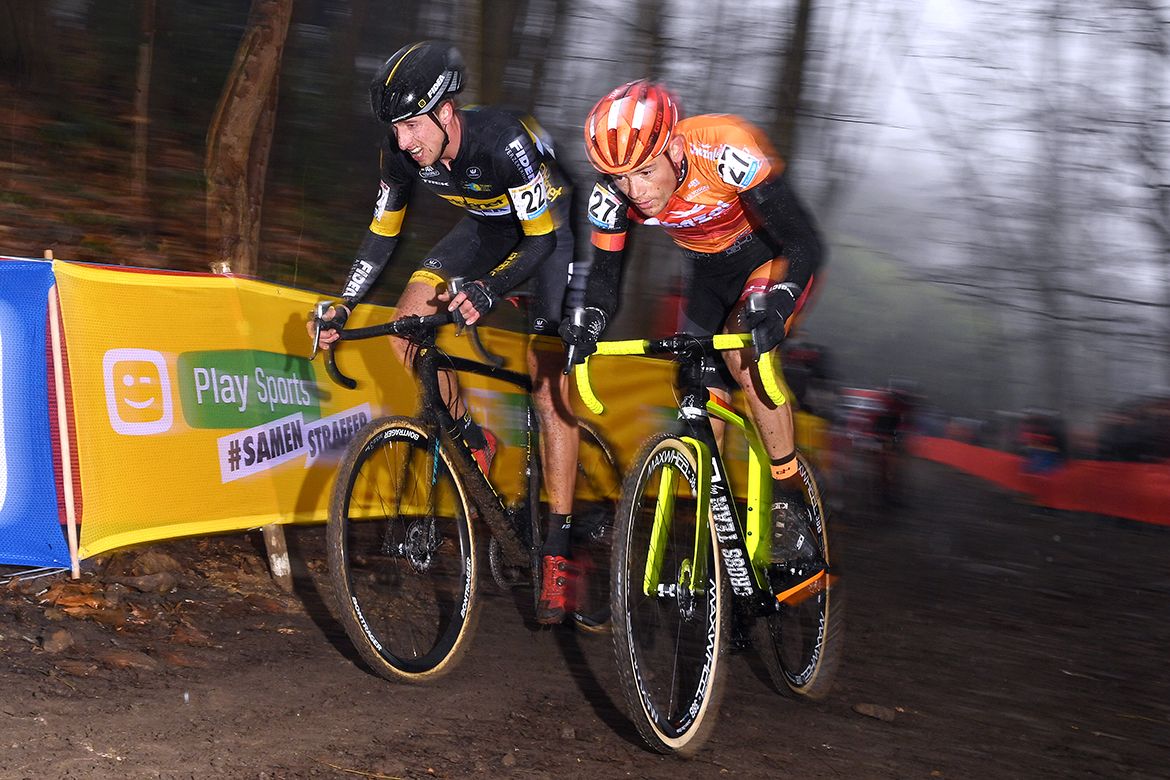 Thijs Van Amerongen and Steve Chainel jockeying for position in Namur