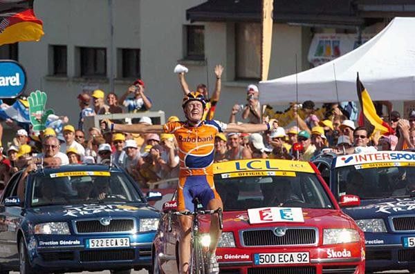 Michael Rasmussen (Rabobank) triumphs in La Toussuire
