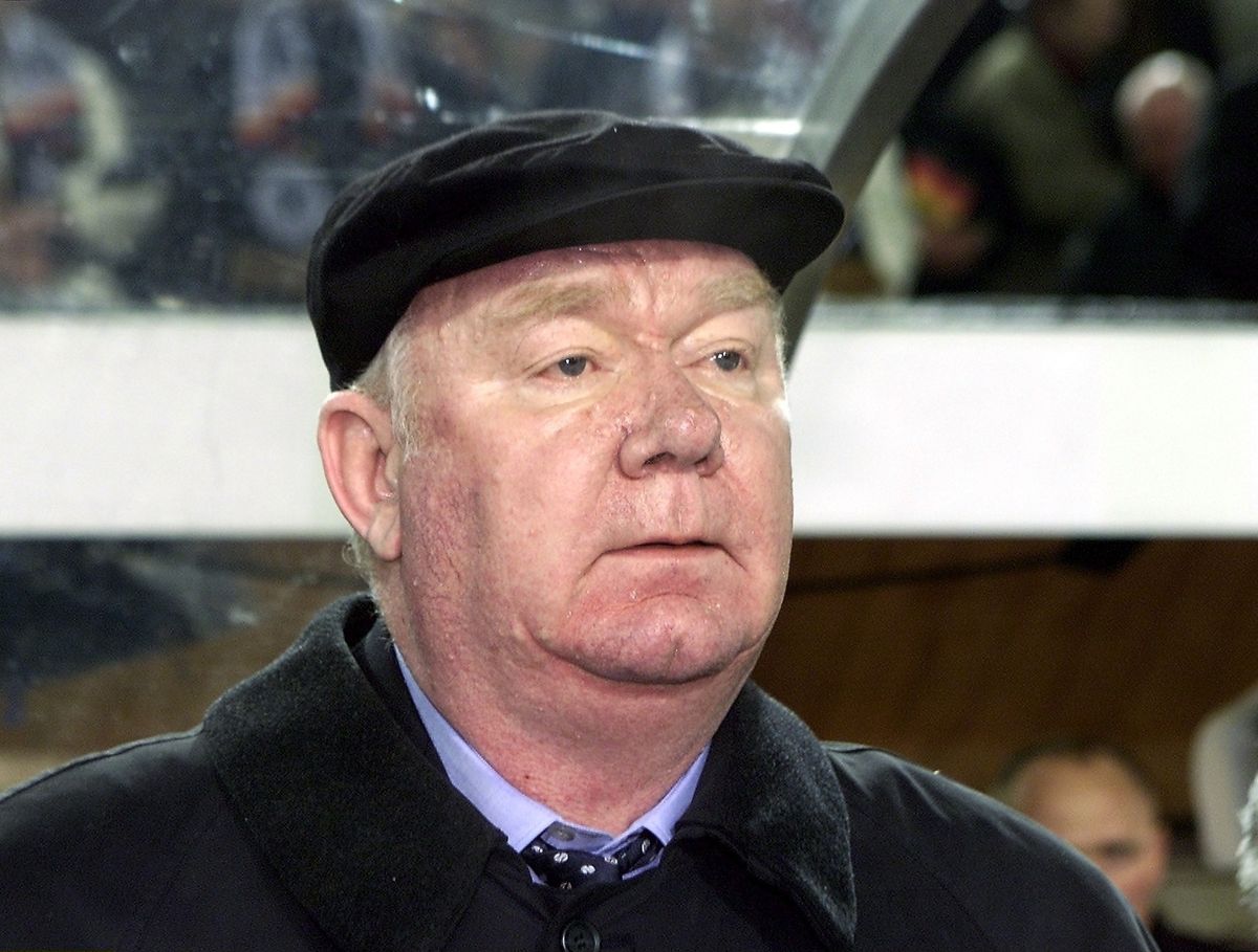 Dynamo Kyiv manager Valeriy Lobanovskyi, 2001