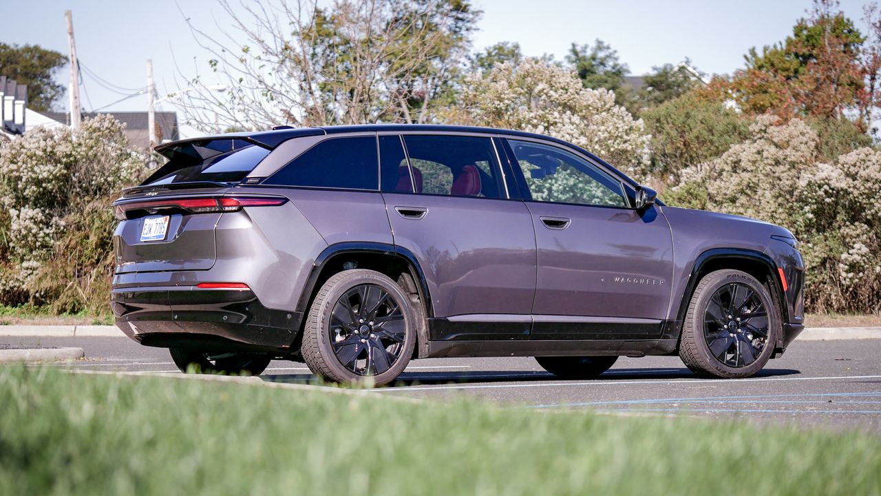 2025 Jeep Wagoneer S test drive.