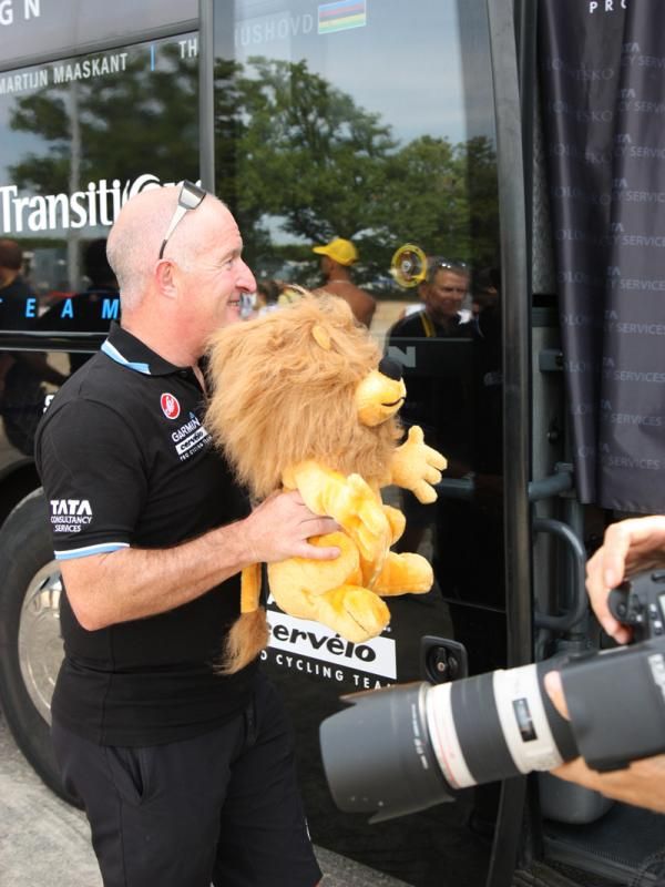 Garmin-Cerv&eacute;lo earns its second stuffed lion in a row.