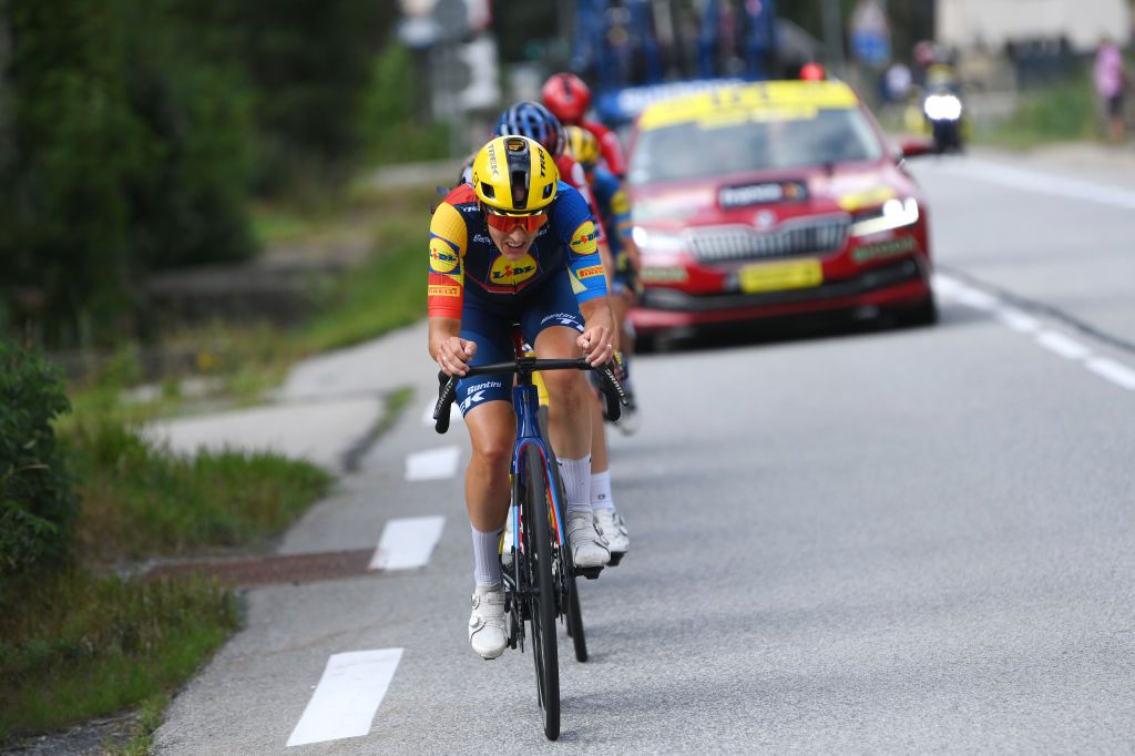 ALPE DHUEZ FRANCE AUGUST 18 Lucinda Brand of The Netherlands and Team Lidl Trek competes in the chase group during the 3rd Tour de France Femmes 2024 Stage 8 a 1499km stage from Le GrandBornand to Alpe dHuez 1828m UCIWWT on August 18 2024 in Alpe dHuez France Photo by Alex BroadwayGetty Images