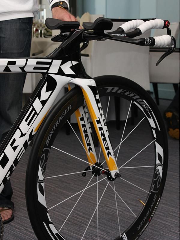 Trek introduced superficially similar design language on its Speed Concept though in this case, the extension in front of the head tube is directly molded in one piece with the rest of the fork.