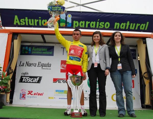 Stage winner Fabio Duarte on the podium.