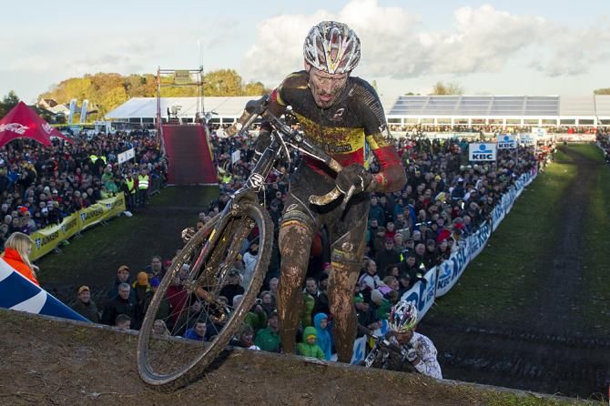 Klaas Vantornout crests the steps