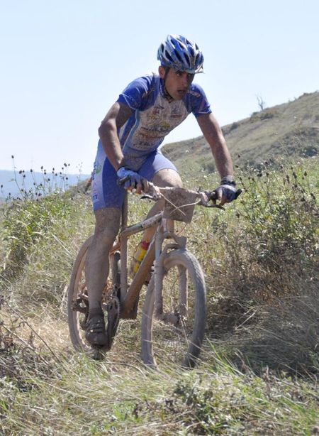 Joan Llordella on his way to winning the GP Massi in Calaf.