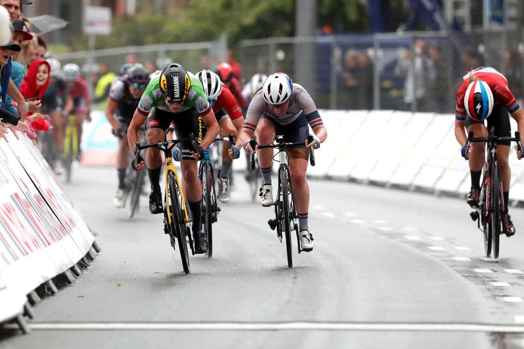 Marianne Vos (Jumbo-Visma) won the final stage of the Simac Ladies Tour