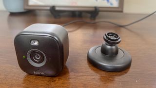 Blink Mini 2 off of its mount