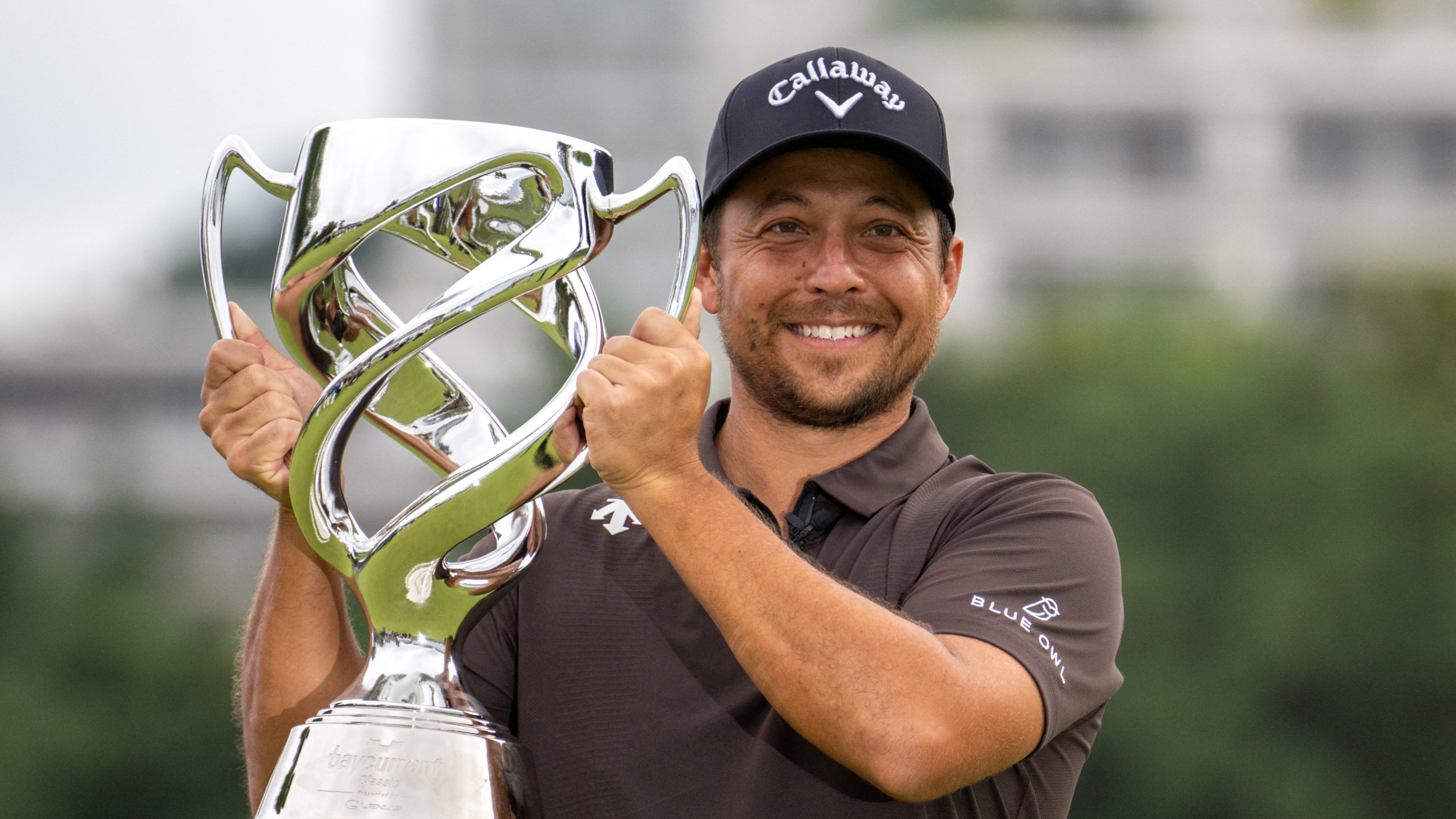 Xander Schauffele with the Baycurrent Classic trophy