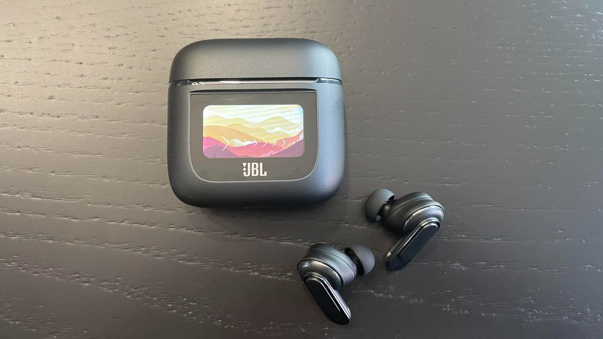 JBL Tour PRO 2 earbuds
