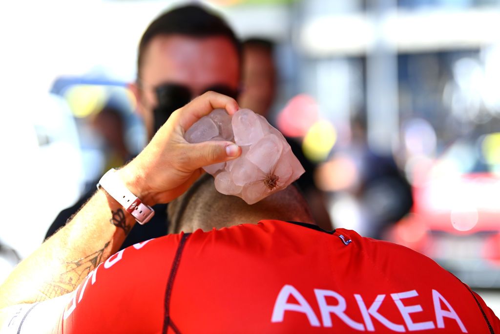 Tour de France riders used ice packs to try to stay cool