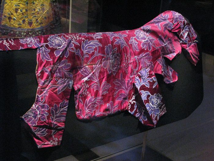 dog outfit worn by &quot;Big Luck&quot; in China&#039;s Forbidden City.