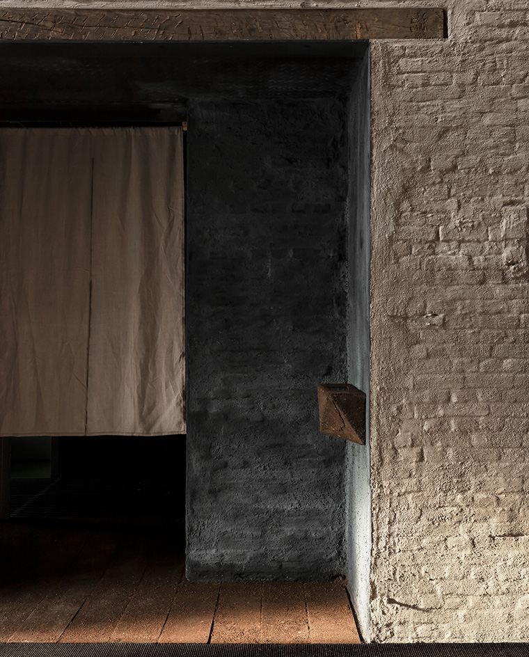 Textures on wall